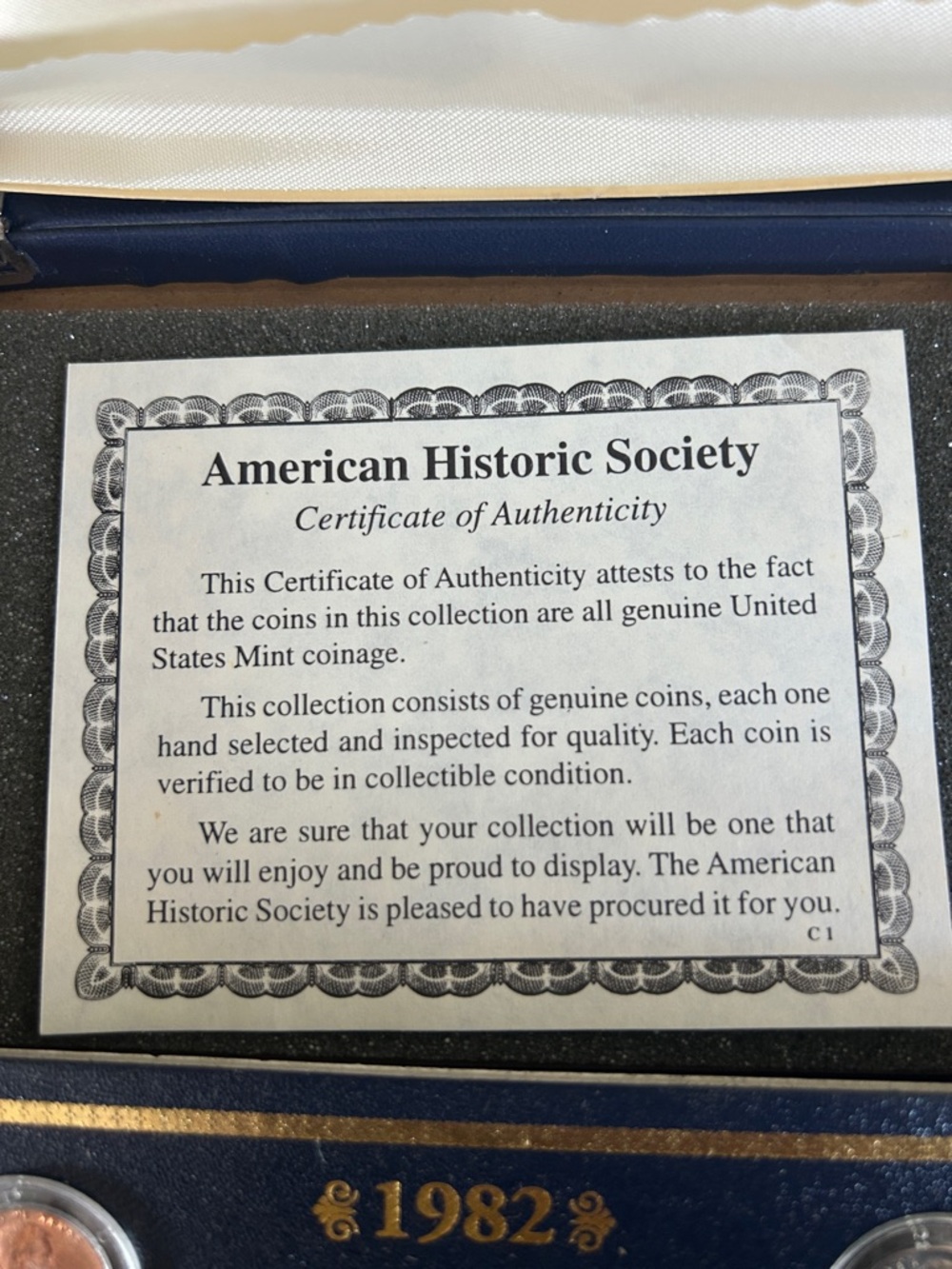 1982 Commemorative U.S. Coin Set - Blue Display Case - Picture 5 of 9